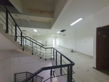 Jual ruko Kota Tangerang hadap jalan raya Tangcity Mall cocok untuk kantor kecantikan skincare klinik kursus