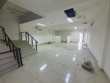 Jual ruko Kota Tangerang hadap jalan raya Tangcity Mall cocok untuk kantor kecantikan skincare klinik kursus