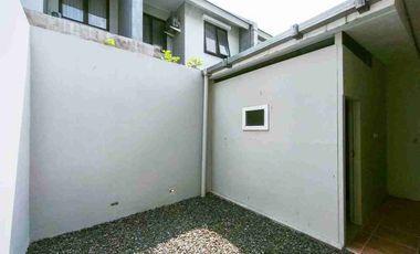 Di jual rumah 2 lantai rapih cantik siap huni di Bukit Golf Riverside Cibubur