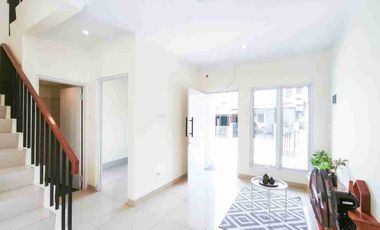 Di jual rumah 2 lantai rapih cantik siap huni di Bukit Golf Riverside Cibubur