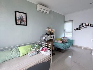 Dijual Rumah 3 Lantai Cluster Thames Jakarta Garden City - Siap Huni, SHM Lunas, 2.3M Nego! 028