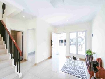 Rumah Dijual 2 Lantai Siap Huni di Bukit Golf Riverside Cibubur – SHM, Harga Turun Jadi Rp1,1 Miliar