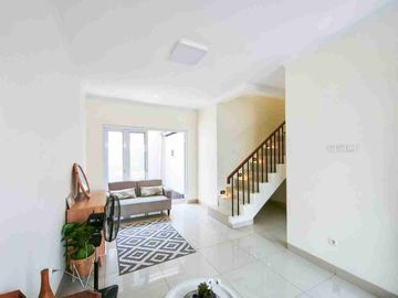 Rumah Dijual 2 Lantai Siap Huni di Bukit Golf Riverside Cibubur – SHM, Harga Turun Jadi Rp1,1 Miliar
