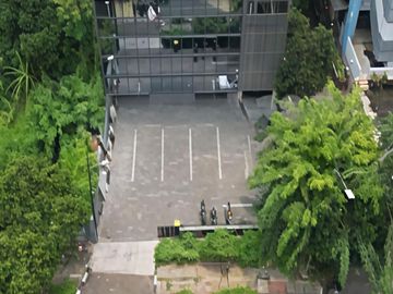 Dijual Gedung Komersil Slipi Jakarta Barat - Cocok Utk Office, Showroom, Bengkel, Studio, Klinik