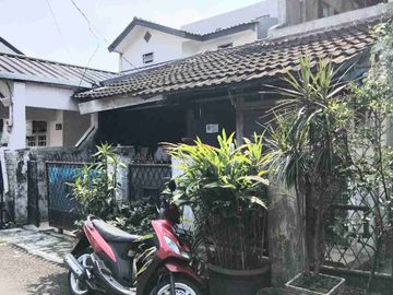 Di jual Rumah 1 setengah Lantai Strategis