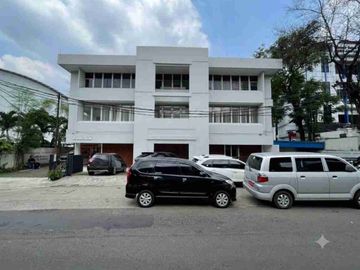 Disewakan Gedung 3 lt Raya Tendean Cocok Showroom Kantor