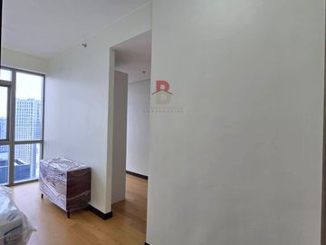 2 Bedroom with Parking The Residences at The Westin Manila Sonata Condo For Sale Mandaluyong
