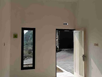 RUMAH MEWAH SIAP HUNI DEKAT UB DAN SUHAT