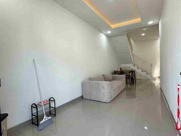 RUMAH MEWAH 2 LANTAI DALAM KOMPLEK PRIVATE LIVING