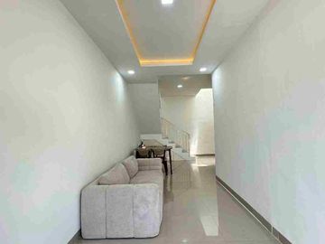 RUMAH MEWAH 2 LANTAI DALAM KOMPLEK PRIVATE LIVING