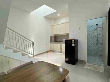 RUMAH MEWAH 2 LANTAI DALAM KOMPLEK PRIVATE LIVING