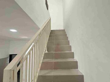RUMAH MEWAH 2 LANTAI DALAM KOMPLEK PRIVATE LIVING