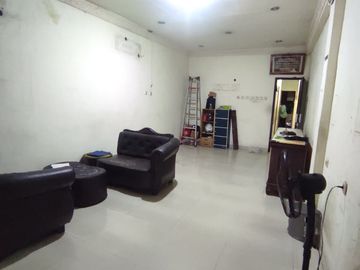 Dijual Rumah Pinggir Jalan Raya