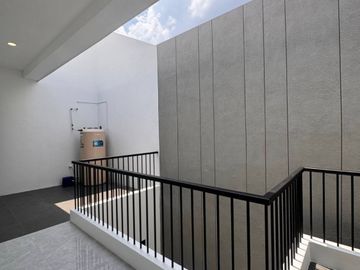 Rumah Baru Pandugo Rungkut MERR Row 3 Mobil