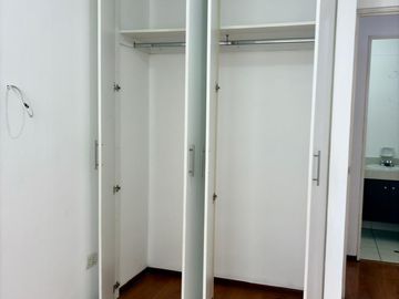 Venta de Departamento en edificio con gimnasio, piscina, cine, coworking, sauna, zona de parrilla y mucho más! Ahora a $118,000!