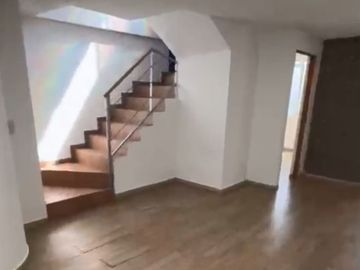 🏡✨ ¡DÚPLEX EN VENTA EN NUEVO SOTOMAYOR! ✨🏡 ¿Sueñas con un hogar amplio, bien ubicado y con una espectacular terraza? ¡Esta propiedad es para ti!