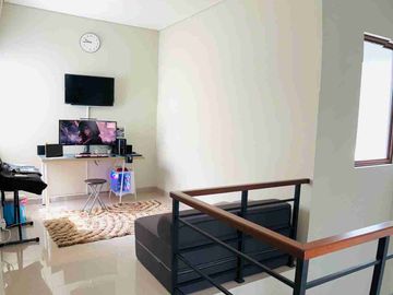 DIJUAL – Rumah Semi Furnished Dekat Tol Jatiwarna 🏠✨