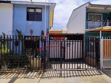 Casa de Dos Pisos con 2 Dormitorios, 1 Baño, Poblacion Punta Mira, Comuna de Coquimbo, IV Region.