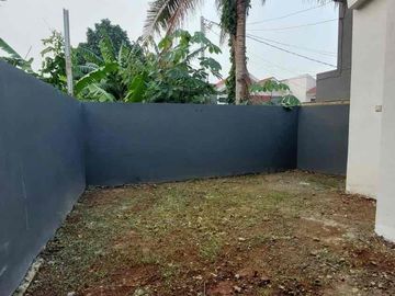 Rumah 2 lantai strategis dekat stasiun Depok lama