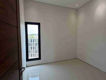 Rumah Baru Mewah Di Jalan Palagan Km 8