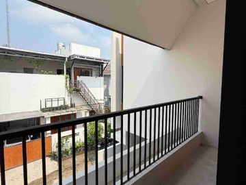 Rumah Baru Mewah Di Jalan Palagan Km 8