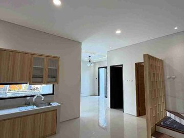 Rumah Baru Mewah Di Jalan Palagan Km 8