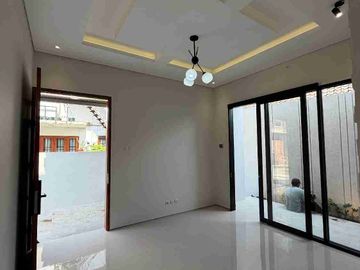 Rumah Baru Mewah Di Jalan Palagan Km 8