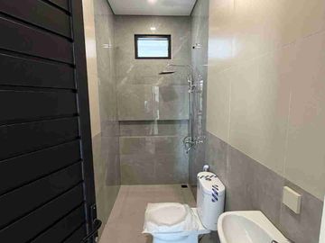 Rumah Baru Mewah Di Jalan Palagan Km 8