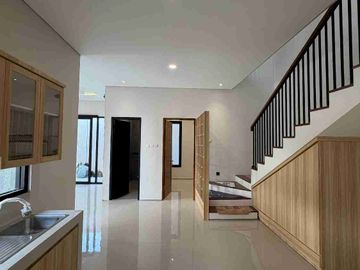 Rumah Baru Mewah Di Jalan Palagan Km 8