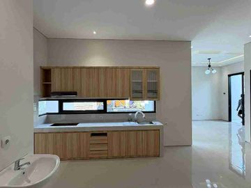 Rumah Baru Mewah Di Jalan Palagan Km 8