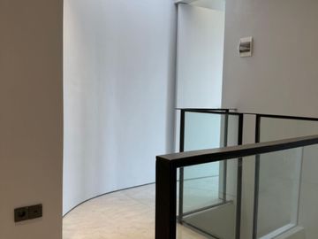 Rumah ready 2 lantai 10 meter pintu toll Ciputat dekat sama tiptop