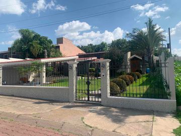 casa en venta de una planta en portones del Campestre, zona norte, De Leon