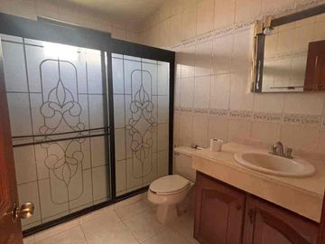 casa en venta de una planta en portones del Campestre, zona norte, De Leon