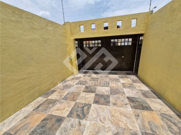 CASA EN VENTA EN FRACCIONAMIENTO EN EMILIANO ZAPATA,MOR.