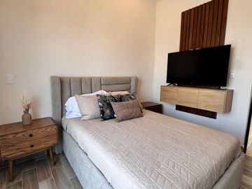 CASA EN RENTA TOTALMENTE AMUEBLADA, EN BOSQUES DEL DORADO ELITE, AL SUR DE LA CD DE LEON GTO