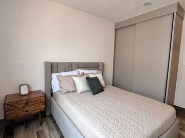 CASA EN RENTA TOTALMENTE AMUEBLADA, EN BOSQUES DEL DORADO ELITE, AL SUR DE LA CD DE LEON GTO