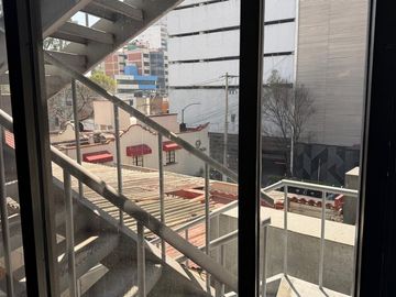 RENTA PISO COMPLETO EN 2DO PISO SOBRE INSURGENTES