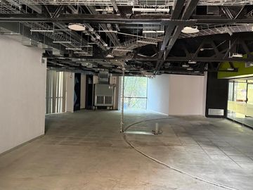 RENTA PISO COMPLETO EN 2DO PISO SOBRE INSURGENTES
