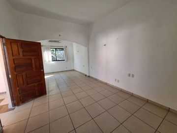 AMPLIA CASA EN VENTA CERCA DE LA PLAYA EL PALMAR