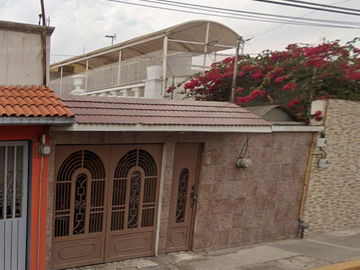 CASA EN VENTA EN LA COLONIA VILLA DE LAS FLORES PRIMERA SECCION, COACALCO / EDOMEX