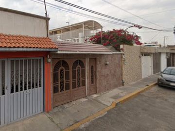 CASA EN VENTA EN LA COLONIA VILLA DE LAS FLORES PRIMERA SECCION, COACALCO / EDOMEX