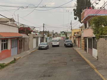 CASA EN VENTA EN LA COLONIA VILLA DE LAS FLORES PRIMERA SECCION, COACALCO / EDOMEX
