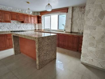CASA EN RENTA AMEYALCO
