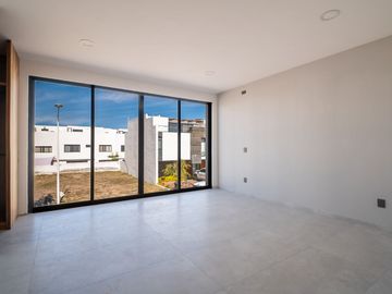 Casa de 5 recamaras Solares – Altanza Zona Real