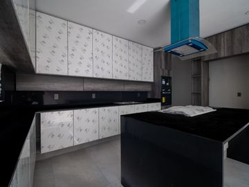 Casa de 5 recamaras Solares – Altanza Zona Real