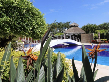 CASA EN PUERTO VALLARTA, SUPER AMPLIA, ACABADOS DE LUJO, CUENTA CON TODOS LOS SERVICIOS Y AMENIDADES.