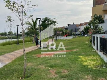 Rumah Dua View di Harapan Indah Cluster Lavesh Bekasi