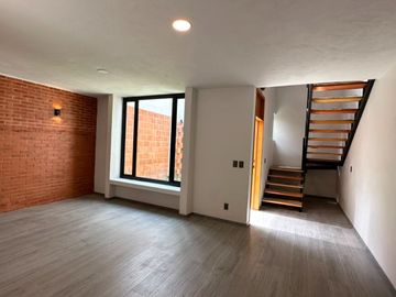 Casa Totalmente Nueva y Céntrica - con Habitación en Pb y Depa Para Rentar.