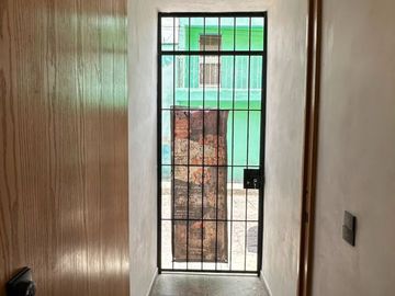Casa Totalmente Nueva y Céntrica - con Habitación en Pb y Depa Para Rentar.