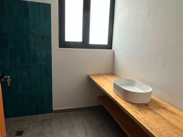 Casa Totalmente Nueva y Céntrica - con Habitación en Pb y Depa Para Rentar.